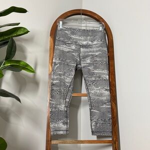 Lululemon 8 Align Crop Leggings in Swerve Vapor Metal Grey Style W6APAS